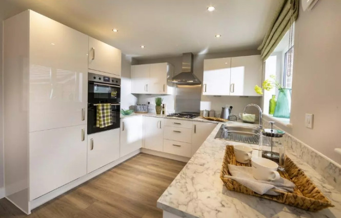 3 bedroom flats for rent London - photo 1
