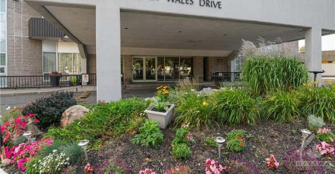 Welcome to this spacious 3 BED, 2-FULL BATH condo offering over 1000 sqft. of comfortable living spa Ottawa - photo 1