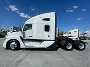 Great looking T680 NextGen sleeper truck from Perth