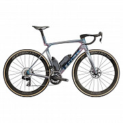 2025 Trek Madone SLR 9 AXS Gen 8 Road Bike (CENTRACYCLES) Medan