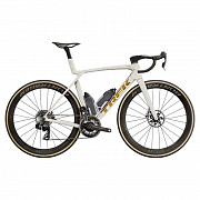 2025 Trek Madone SLR 9 AXS Gen 8 Road Bike (CENTRACYCLES) Medan