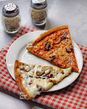 Affordable Pizza Deals in Doha for Family Nights Doha