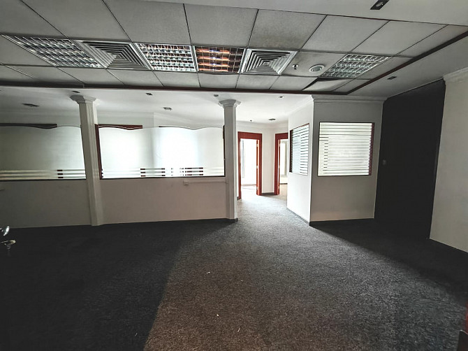 This 1,275 Sqft fully fitted office in Al Muraqqabat Dubai - photo 1