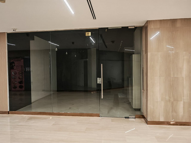 Office or Shop for Rent on Al Maktoum Road – Prime Commercial Location Dubai - photo 1