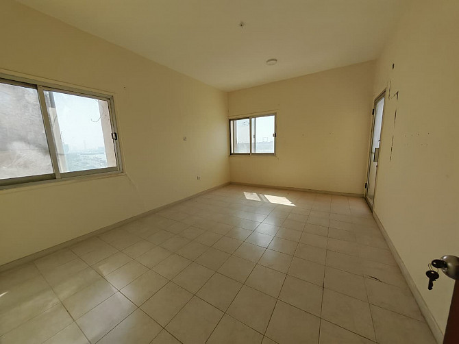 Spacious 2,000 Sqft Office Dubai - photo 1