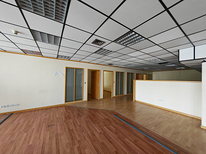 Office for Rent Near Union Metro | Prime Deira Location | 1690 Sqft Dubai - photo 1