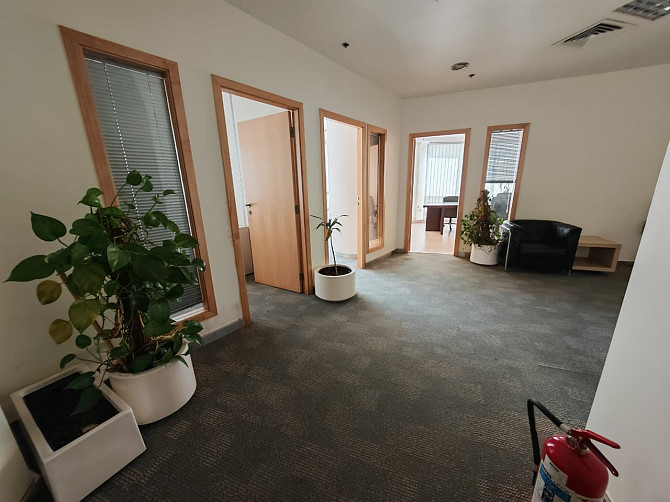 Spacious Office for Rent in Riggat Al Buteen – Near Union Metro Station  Dubai - photo 1