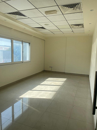 Well-maintained commercial offices available for rent in Al Khabaisi, Deira. Dubai - photo 1