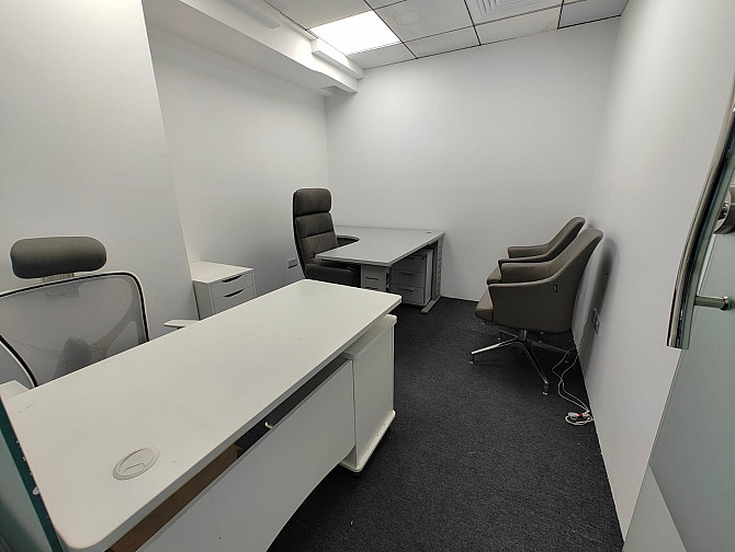 200 sqft office space in deira,dubai Dubai - photo 1