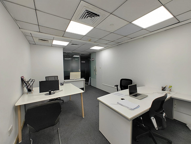 300 sqft office space available for rent in Deira,Dubai Dubai - photo 1