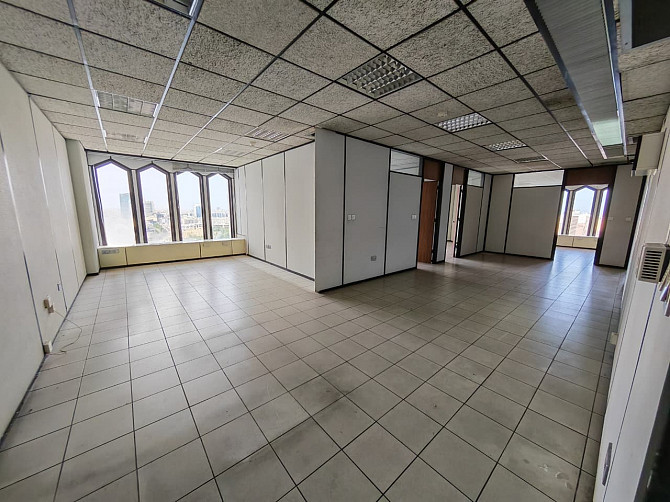 Spacious Office in Riggat Al Buteen | 1,805 Sqft Dubai - photo 1