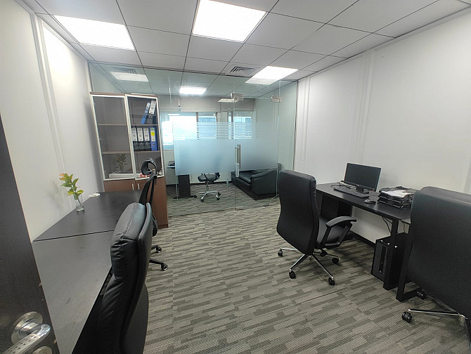 Affordable 200 Sqft Office with Business Center Facilities Dubai - photo 1