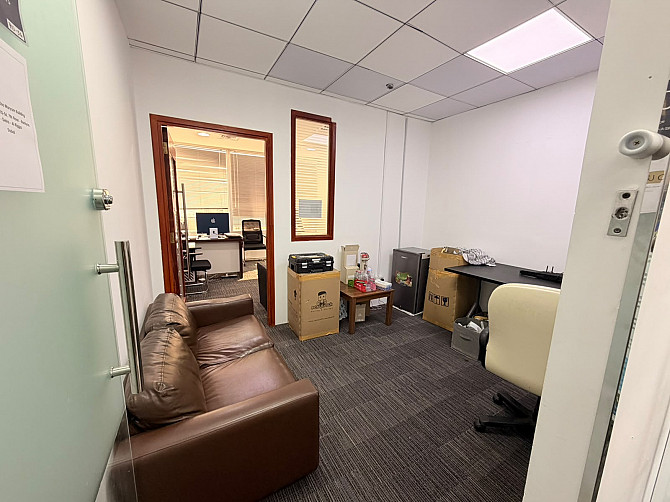 Premium 250 Sq. Ft. Office for Rent – Dubai Dubai - photo 1