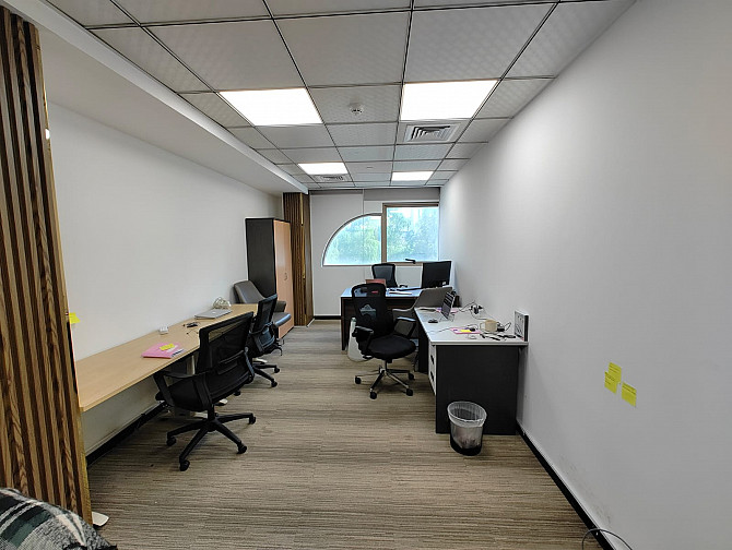 250 Sq. Ft. Office Space for Rent – Dubai Dubai - photo 1
