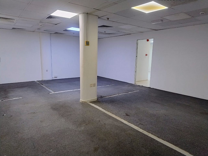 Al Garhoud Office Rental with DEWA and Chiller Included Dubai - photo 1