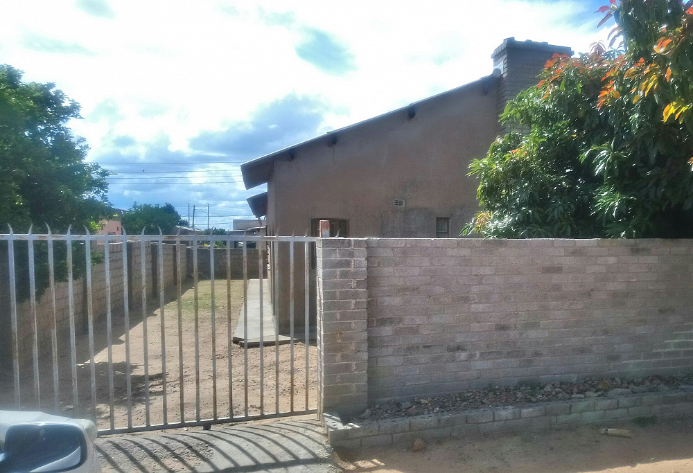3-bedroom-house-for-sale-in-pumula-south-near-clinic-bulawayo-in